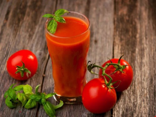Cách giải rượu nhanh chóng bằng nước ép cà chua